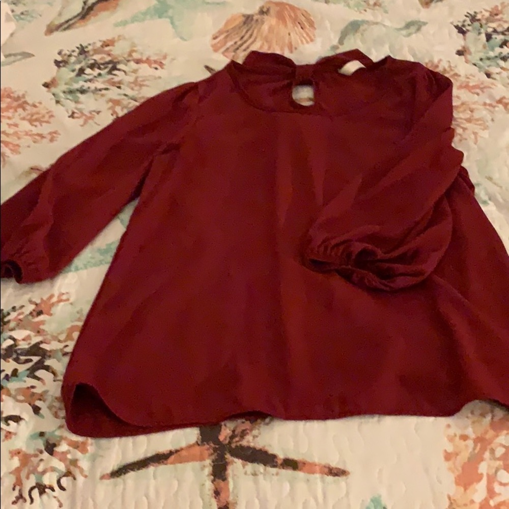 Blouse with bow on the back top